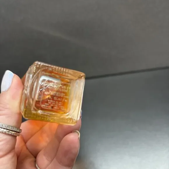 REVLON UNFORGETTABLE Eau De Cologne Spray 1 oz New Unbox - Picture 3 of 3